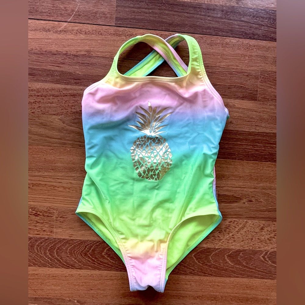 Cat & Jack one piece swimsuit girl’s size small